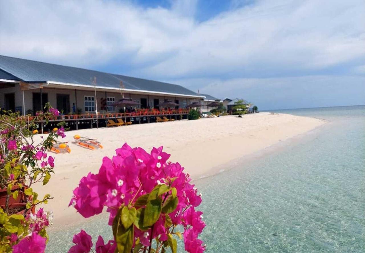 Santiri Island Resort เซมปอร์นา ภายนอก รูปภาพ