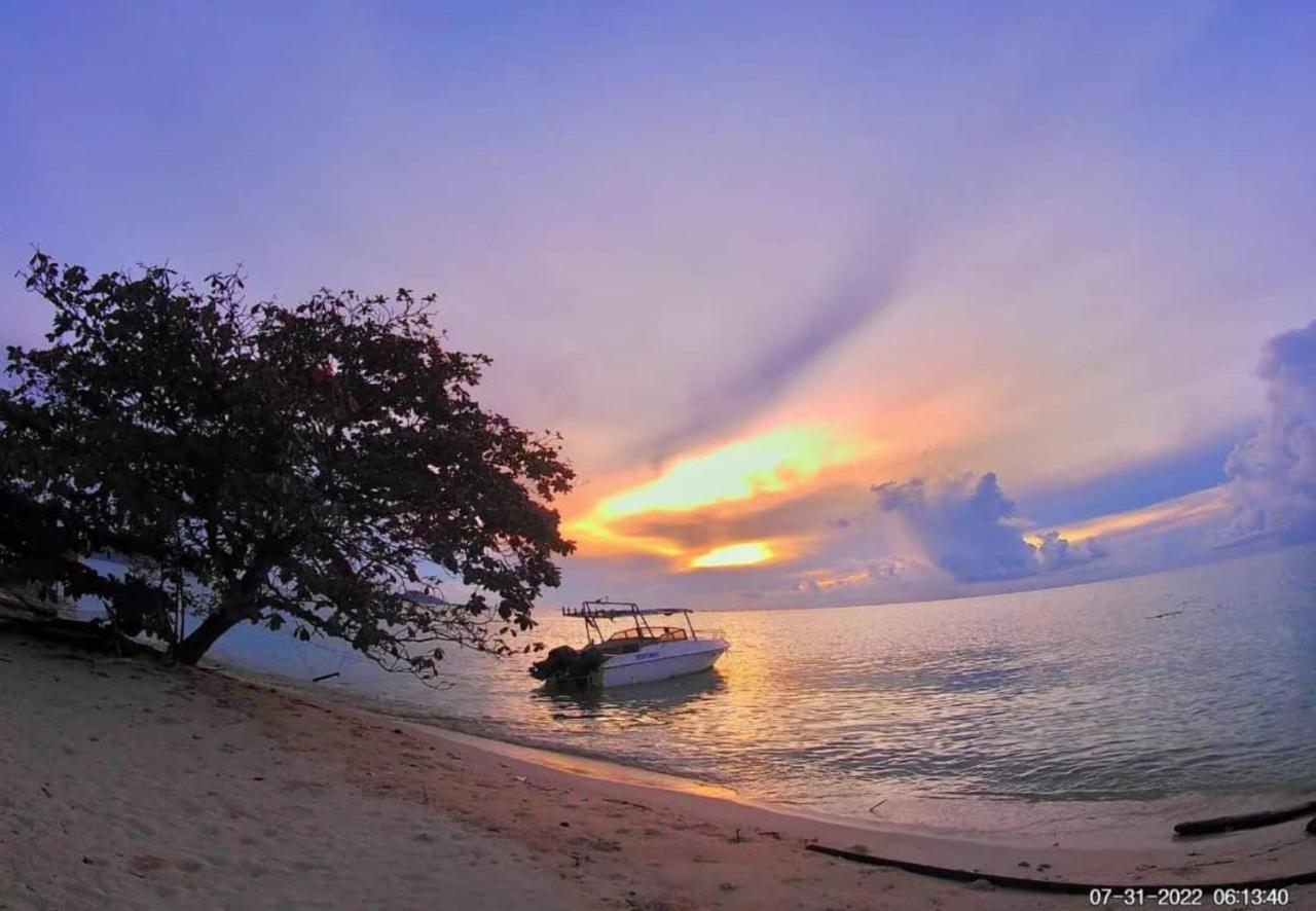 Santiri Island Resort เซมปอร์นา ภายนอก รูปภาพ