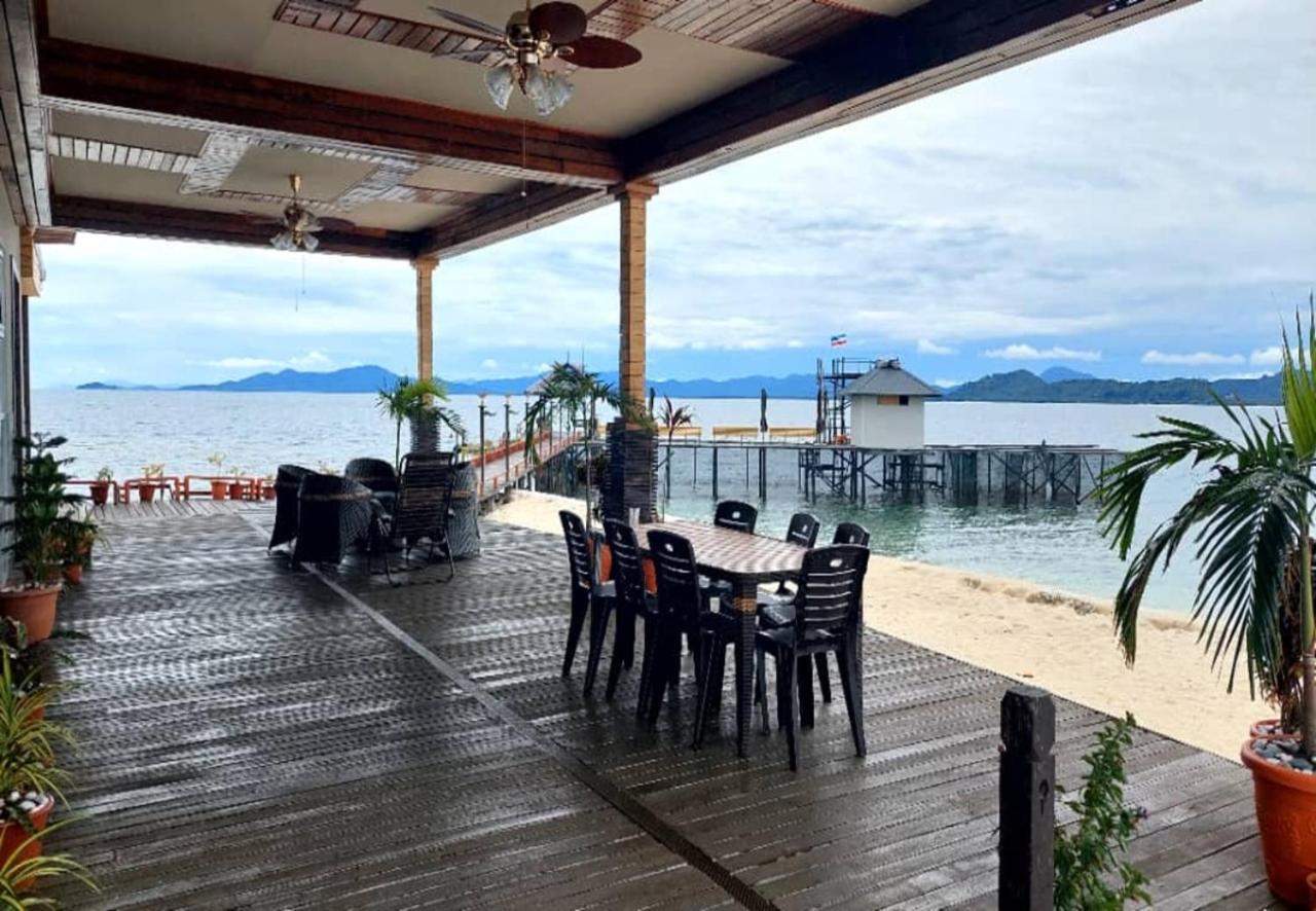 Santiri Island Resort เซมปอร์นา ภายนอก รูปภาพ